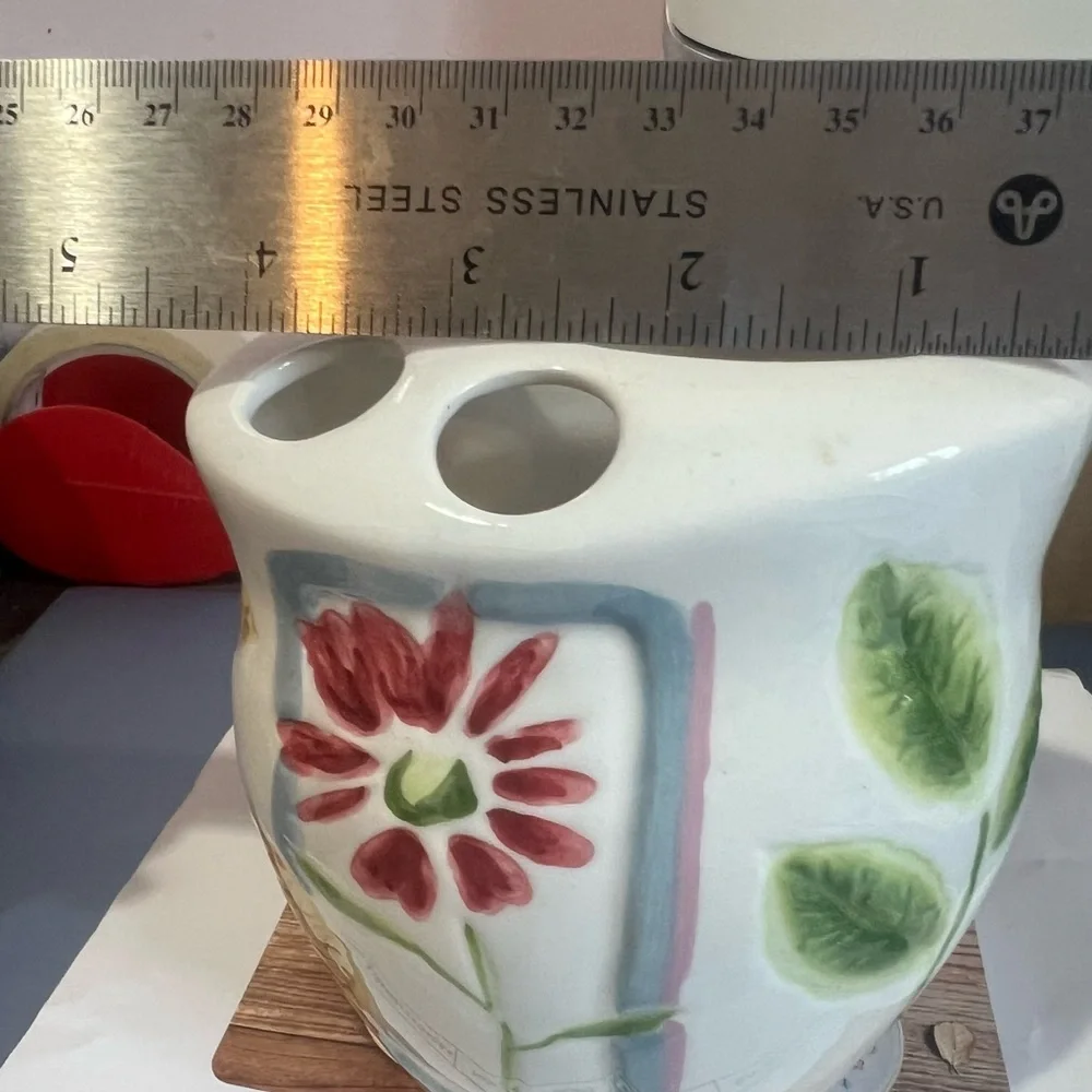Floral Toothbrush Holder - White, Red, Green